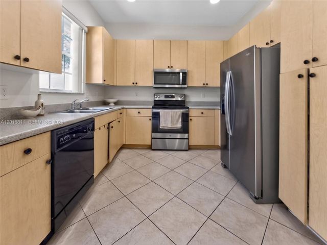 12415 SW 42nd St, Miramar, FL 33027