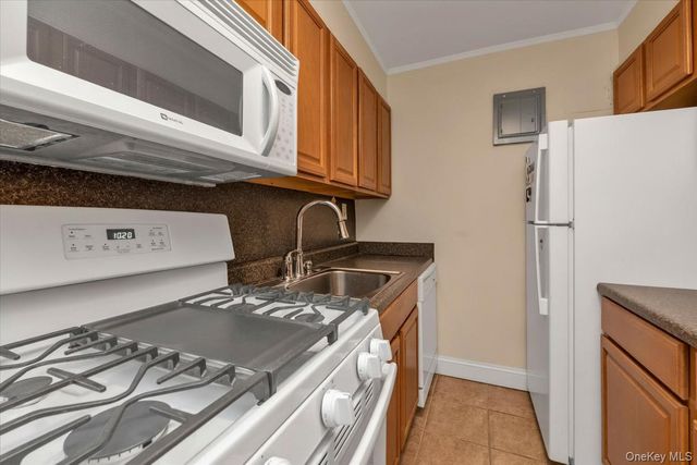 102-25 67th Road 4C, Forest Hills, NY 11375