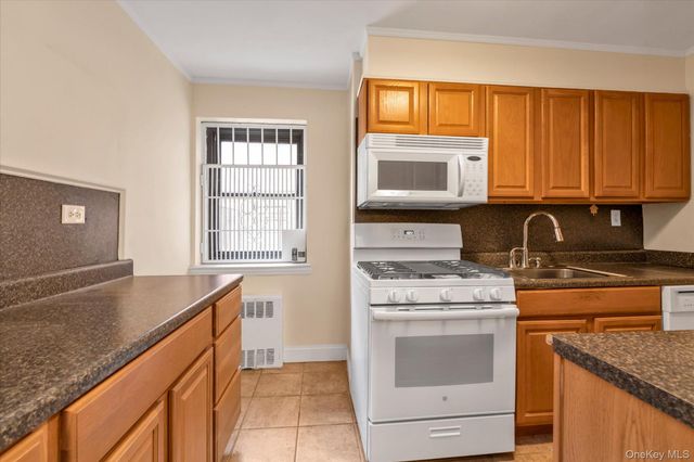102-25 67th Road 4C, Forest Hills, NY 11375