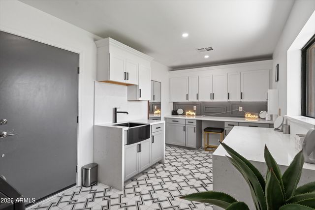 8214 E Northland Drive, Scottsdale, AZ 85251