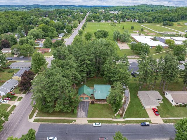 1107 7th Street, Reedsburg, WI 53959