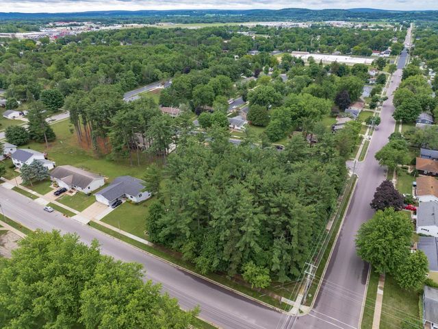 1107 7th Street, Reedsburg, WI 53959
