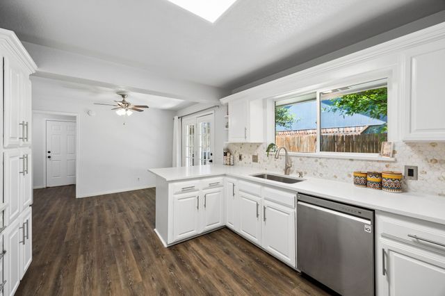 2428 College Parkway, Flower Mound, TX 75028