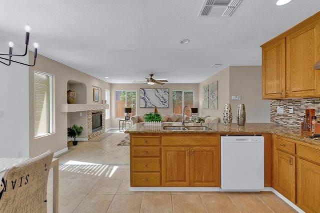 723 Ann Gabriel Ln, Tracy, CA 95377