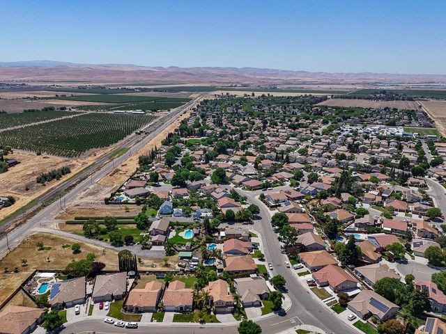 723 Ann Gabriel Ln, Tracy, CA 95377