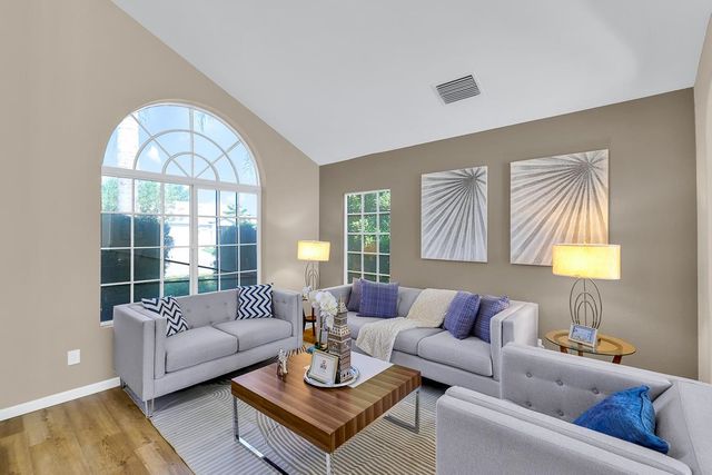 723 Ann Gabriel Ln, Tracy, CA 95377