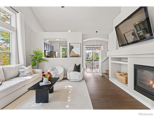 933 Ninebark Lane, Longmont, CO 80503