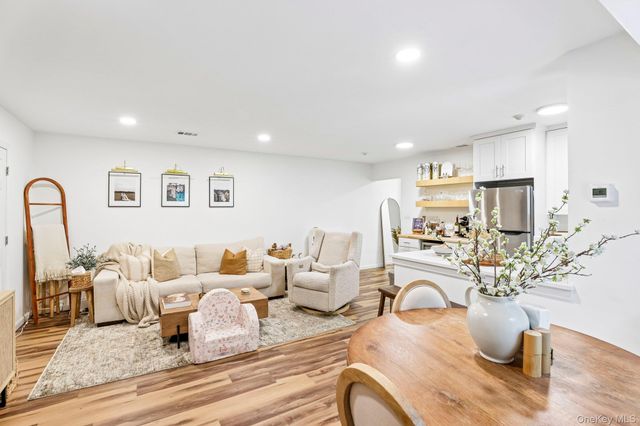 1 Houston Court H1, Coram, NY 11727