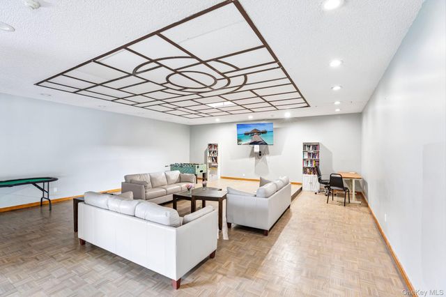 1 Houston Court H1, Coram, NY 11727