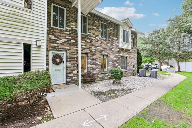 1 Houston Court H1, Coram, NY 11727