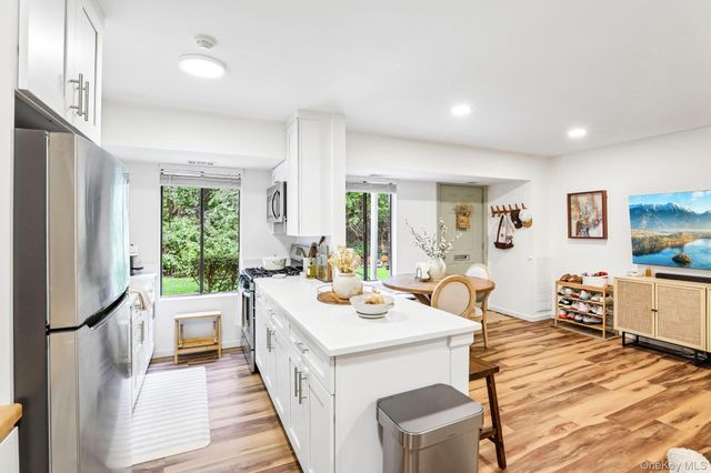 1 Houston Court H1, Coram, NY 11727