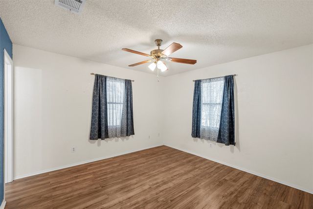 509 E Karels Drive, Robinson, TX 76706