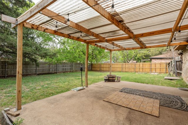 509 E Karels Drive, Robinson, TX 76706