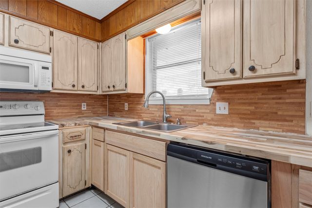 509 E Karels Drive, Robinson, TX 76706