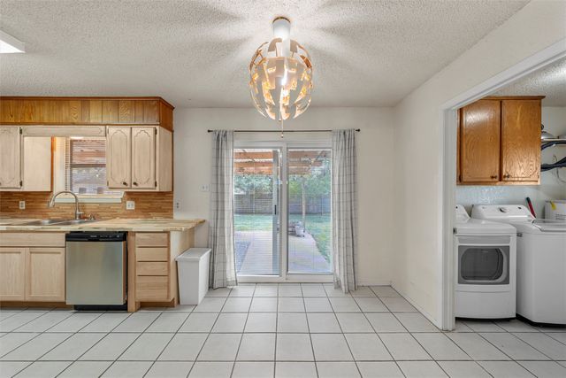 509 E Karels Drive, Robinson, TX 76706
