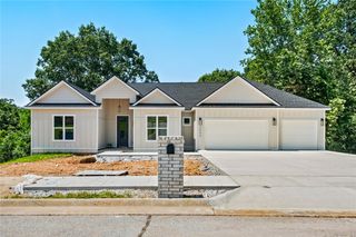 2055 Collins Drive, Pea Ridge, AR 72751
