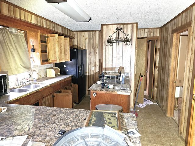 2240 County Road 2162, Barry, TX 75102