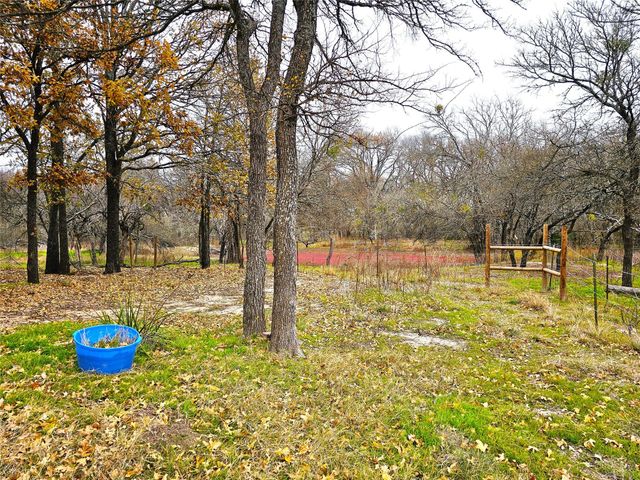 2240 County Road 2162, Barry, TX 75102