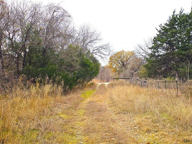 2240 County Road 2162, Barry, TX 75102