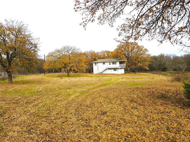 2240 County Road 2162, Barry, TX 75102