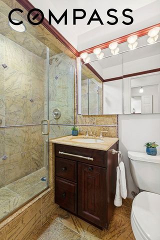 301 E 22nd St Apt 8B, New York City, NY 10010