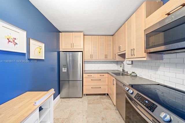 20335 W Country Club Dr 1208, Aventura, FL 33180