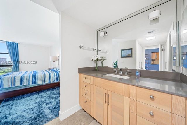 20335 W Country Club Dr 1208, Aventura, FL 33180