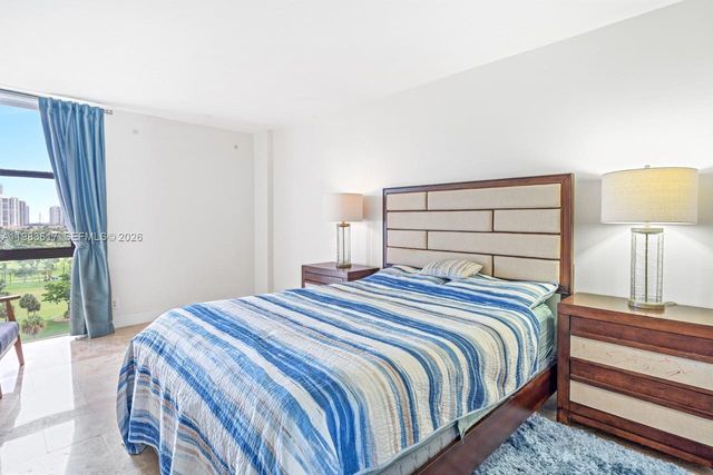 20335 W Country Club Dr 1208, Aventura, FL 33180