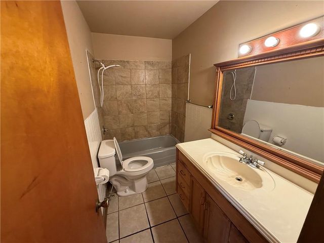 107 Berton Road, Excelsior Springs, MO 64024