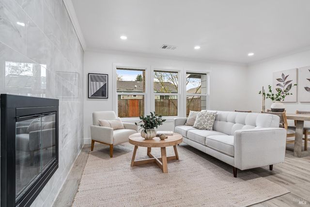 1415 Manhattan Way, Santa Rosa, CA 95401