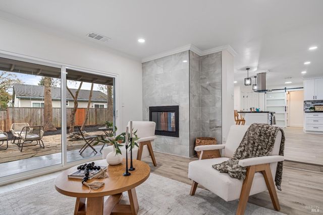 1415 Manhattan Way, Santa Rosa, CA 95401