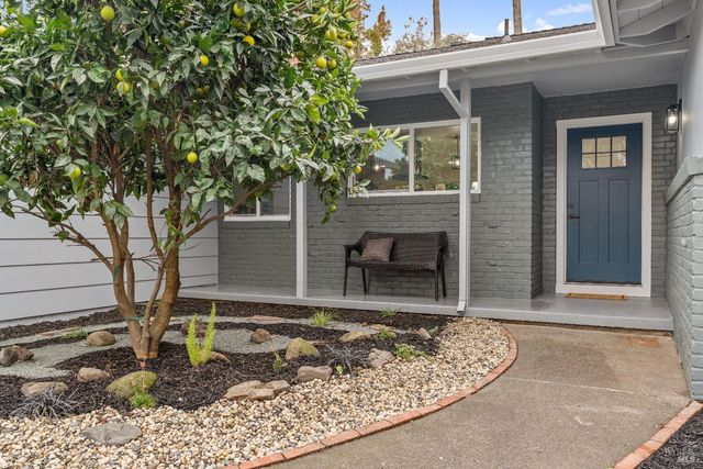 1415 Manhattan Way, Santa Rosa, CA 95401