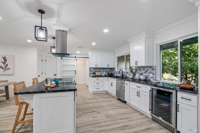 1415 Manhattan Way, Santa Rosa, CA 95401