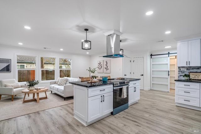 1415 Manhattan Way, Santa Rosa, CA 95401