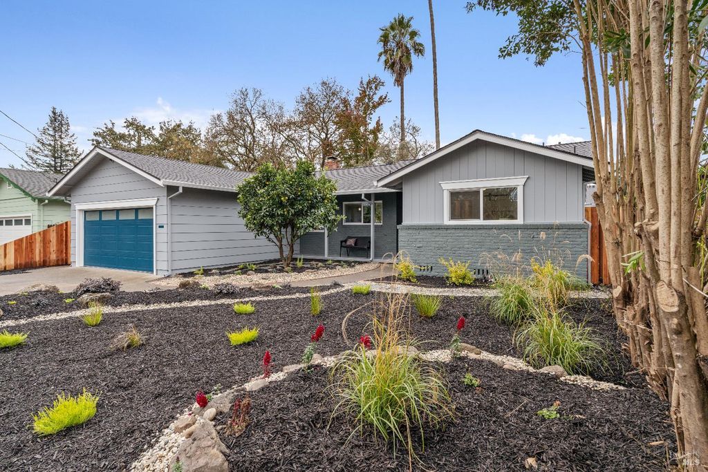 1415 Manhattan Way, Santa Rosa, CA 95401