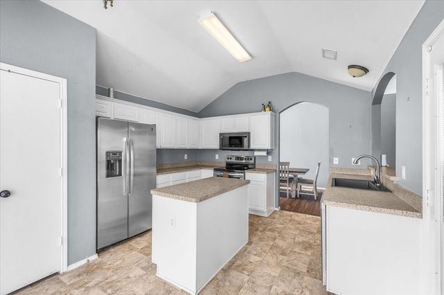 2641 Cherry Hills Lane, Burleson, TX 76028