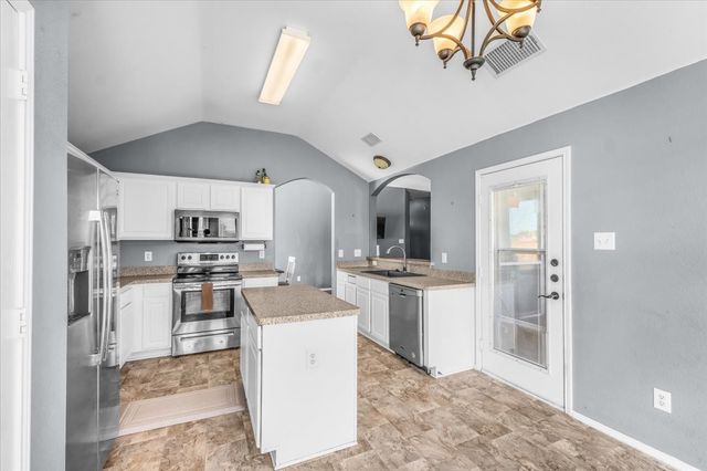 2641 Cherry Hills Lane, Burleson, TX 76028