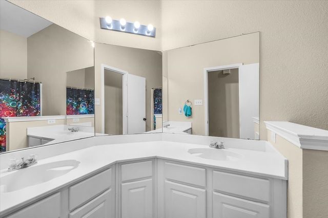 2641 Cherry Hills Lane, Burleson, TX 76028