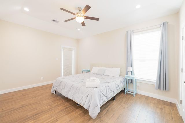 4129 Fort Bend Drive, Galveston, TX 77554