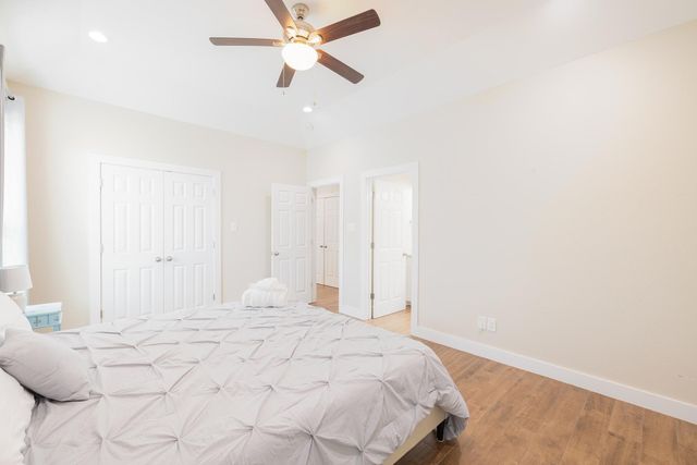 4129 Fort Bend Drive, Galveston, TX 77554