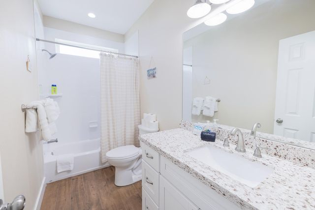4129 Fort Bend Drive, Galveston, TX 77554