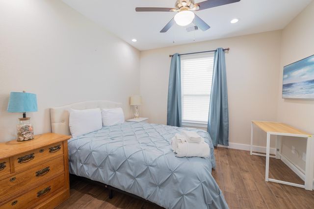 4129 Fort Bend Drive, Galveston, TX 77554