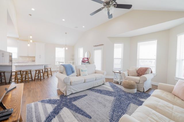 4129 Fort Bend Drive, Galveston, TX 77554