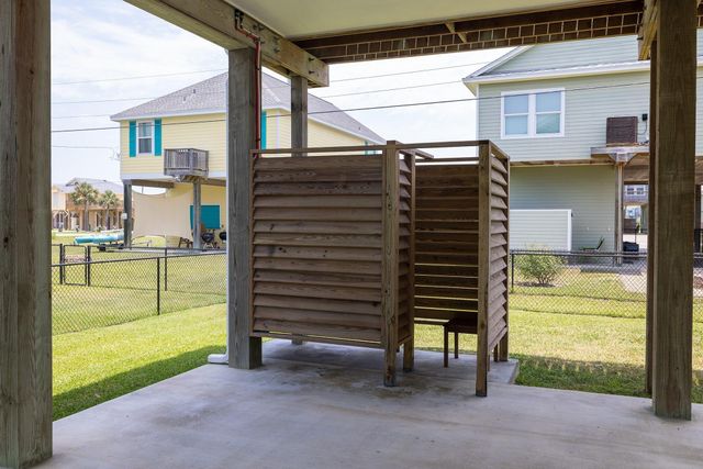 4129 Fort Bend Drive, Galveston, TX 77554