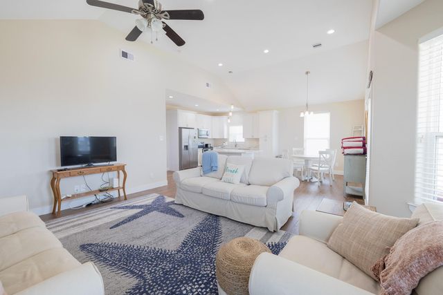4129 Fort Bend Drive, Galveston, TX 77554
