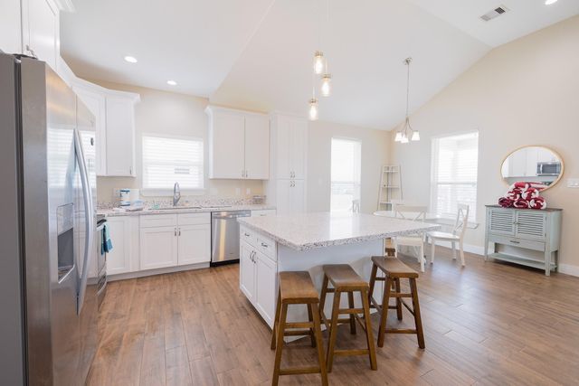 4129 Fort Bend Drive, Galveston, TX 77554