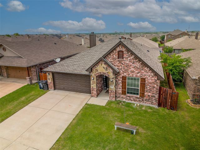 408 Prescott Lane, Fort Worth, TX 76036