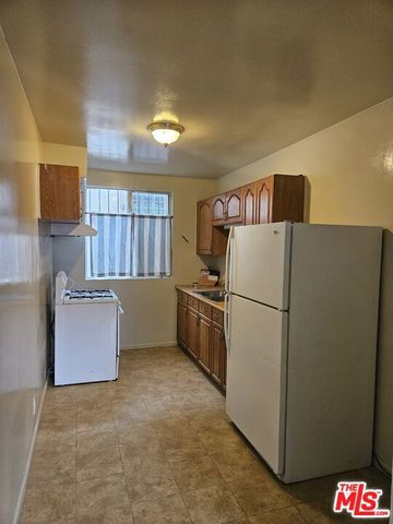 7906 S San Pedro Street 2, Los Angeles, CA 90003