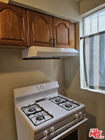 7906 S San Pedro Street 2, Los Angeles, CA 90003