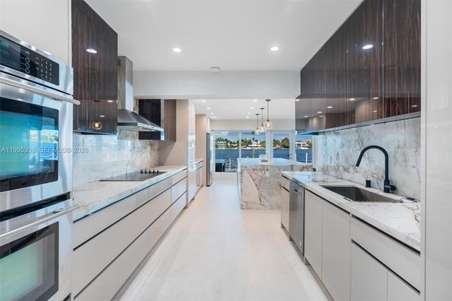 1055 Stillwater Dr, Miami Beach, FL 33141